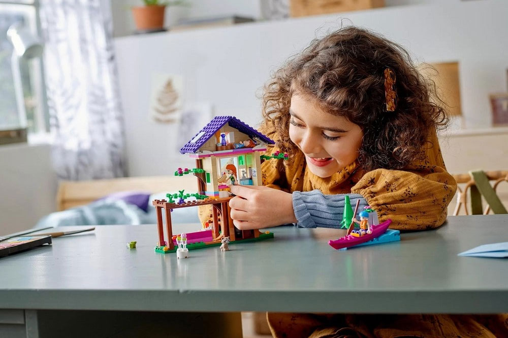 Конструктор Lego: как порадовать девочку на любой праздник