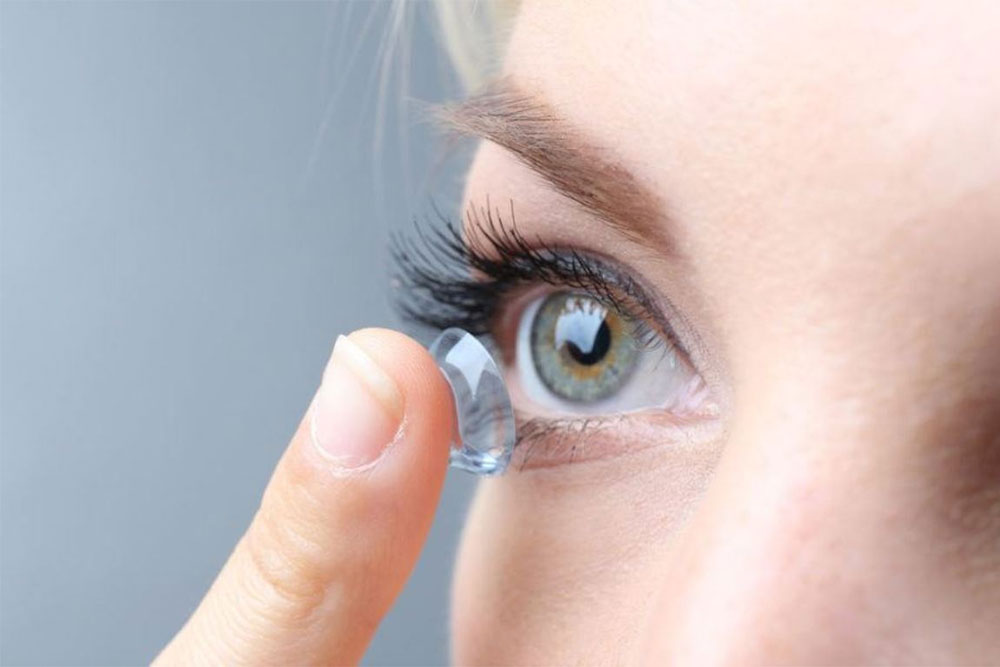 Уход за контактными линзами и почему он так важен